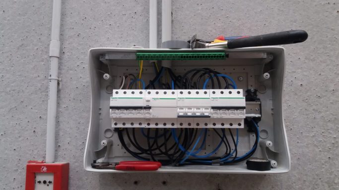 Subcuadro en local comercial Subcuadro